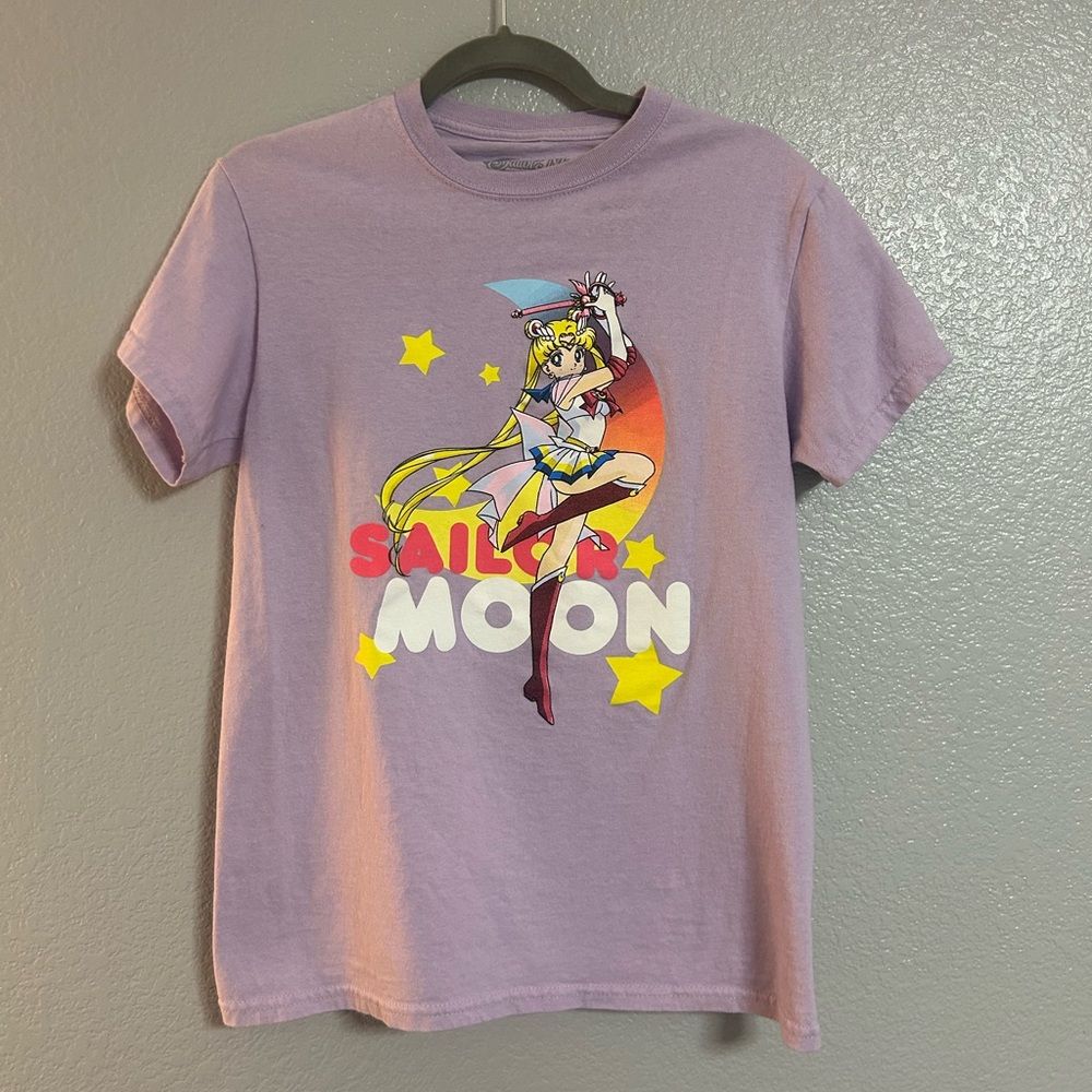 Women’s purple Lavender graphic T-Shirt size small